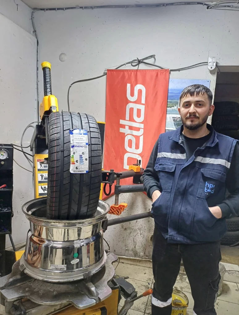 Lastik depo rafları
