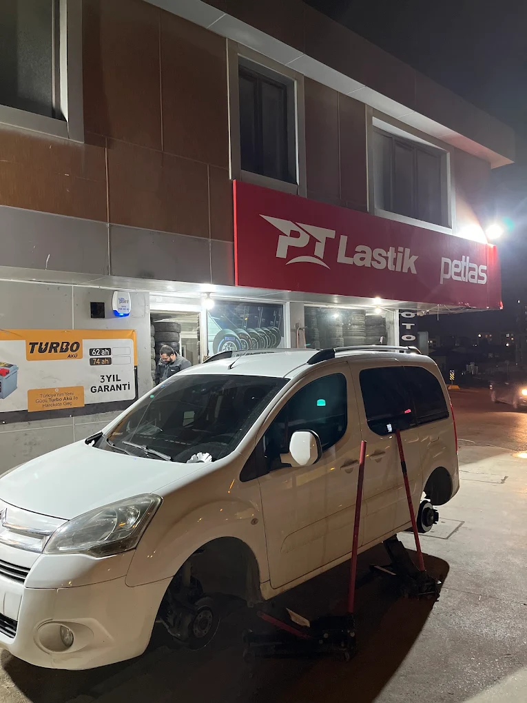 Binek araç lastik değişimi